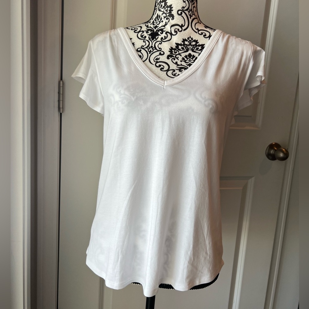 White House Black Market White Short Sleeve V-Neck Top. Medium